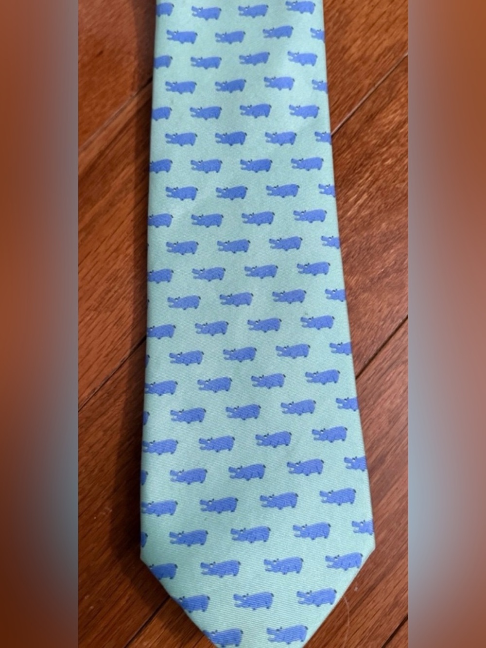 Fantastic  Vintage Tie with Hippos!!!   Add a pop of fun to your outfit.